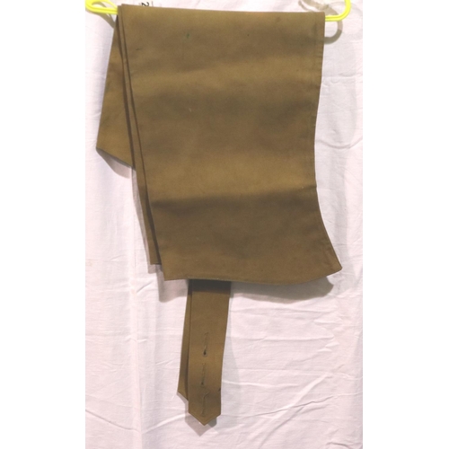 2031 - Pair of WWII British Mounted Troops canvas chaps. P&P Group 2 (£18+VAT for the first lot and £3+VAT ... 