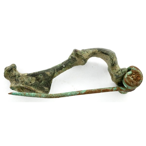 114F - 3rd century Roman bronze trumpet fibula, ornate and intact. P&P Group 0 (£5+VAT for the first lot an... 