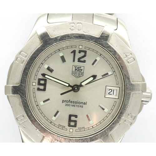 135 - Tag Heuer: stainless steel 200M professional wristwatch, working at lotting. P&P Group 1 (£14+VAT fo... 