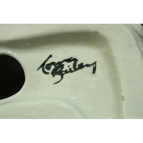 175 - Lorna Bailey cat, Cruella, L: 19 cm. No cracks, chips or visible restoration. P&P Group 1 (£14+VAT f... 