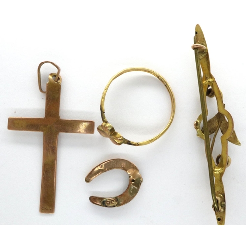 42 - Mixed damaged 9ct gold jewellery, combined 3.0g. P&P Group 1 (£14+VAT for the first lot and £1+VAT f... 