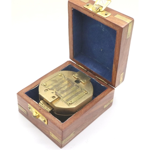 77 - Brass folding compass in a hard wood case, 60 mm. P&P Group 1 (£14+VAT for the first lot and £1+VAT ... 