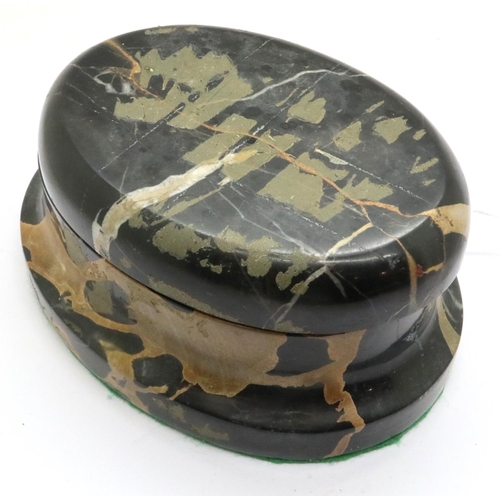 82 - Marble inkwell with a turn top, L: 14 cm, plastic well damaged. P&P Group 1 (£14+VAT for the first l... 