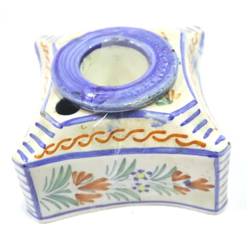 195 - Quimper painted inkwell, L: 75 mm. P&P Group 1 (£14+VAT for the first lot and £1+VAT for subsequent ... 