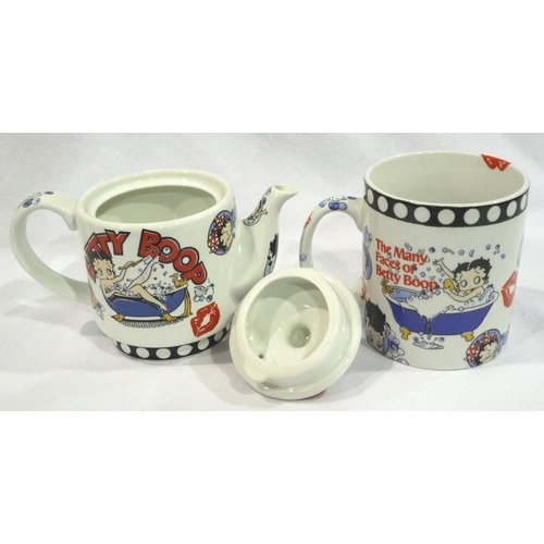 212 - Small Paul Cardew Betty Boop teapot and mug, H: 10 cm. P&P Group 2 (£18+VAT for the first lot and £3... 