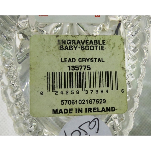 258 - Engravable Waterford Crystal lead babys bootie, L: 10 cm. P&P Group 1 (£14+VAT for the first lot and... 