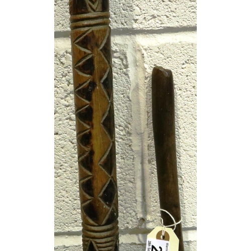 291 - Aboriginal club and staff, club L: 46 cm, staff L: 90 cm. P&P Group 3 (£25+VAT for the first lot and... 