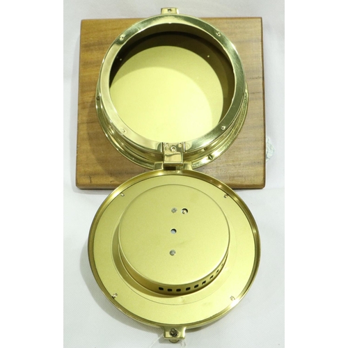 329 - Sewills of Liverpool temperature compensated precision barometer. P&P Group 3 (£25+VAT for the first... 