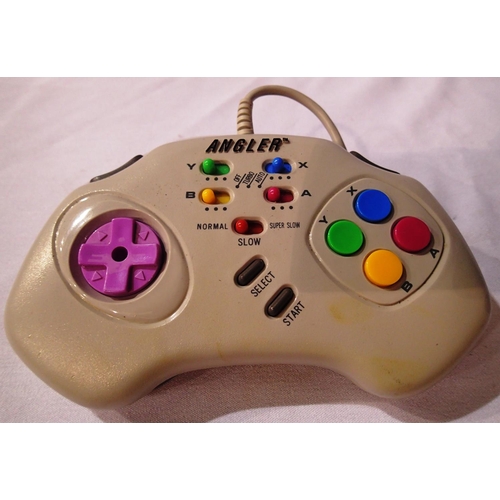 2008 - Angler gaming controller. P&P Group 1 (£14+VAT for the first lot and £1+VAT for subsequent lots)