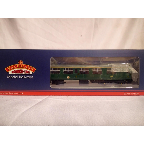 2121 - OO scale Bachmann 39-333A BR MK2 first corrider coach, green in excellent condition, boxed. P&P Grou... 