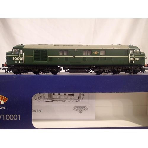 2136 - OO scale Bachmann 31997, Lms 10001, BR Green, Eggshell blue waistband, grey roof. In very near mint ... 