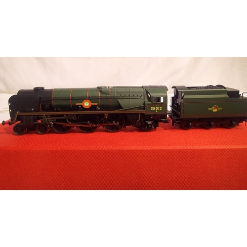 2163 - OO scale Hornby R1038 Orient Express boxed set comprising of United States Lines 35012, Green Late C... 