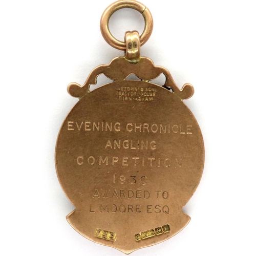 4 - 9ct gold Manchester Evening Chronicle 1930 Angling medal, H: 35 mm, 9.9g. P&P Group 1 (£14+VAT for t... 