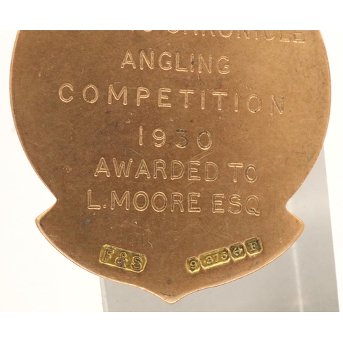 4 - 9ct gold Manchester Evening Chronicle 1930 Angling medal, H: 35 mm, 9.9g. P&P Group 1 (£14+VAT for t... 