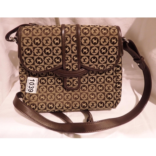 1039 - Radley ladies handbag in good condition. P&P Group 1 (£14+VAT for the first lot and £1+VAT for subse... 