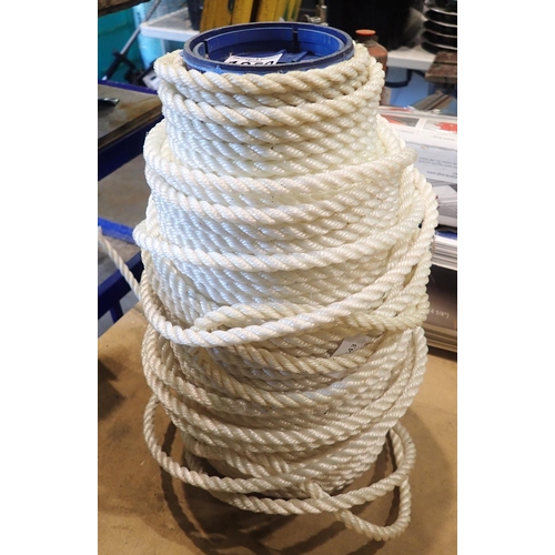 1852 - Approximately 100ft of nylon rope. Not available for in-house P&P