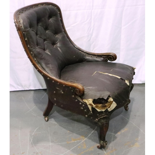 3077 - Victorian button back chair with ceramic castors, for restoration. Not available for in-house P&P