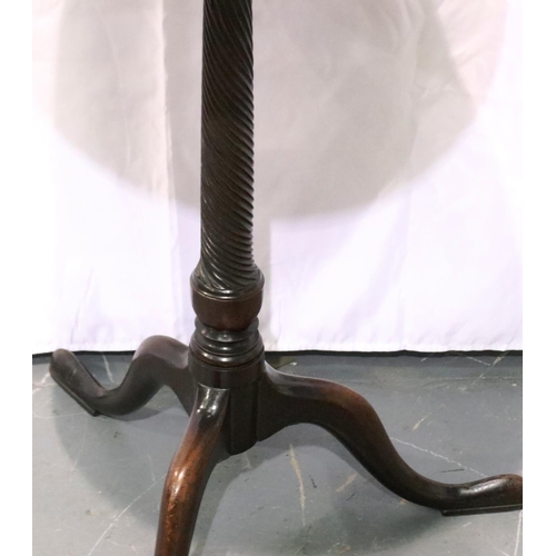 3078 - Georgian tripod wine table with carved screw support, D: 46 cm and H: 69 cm. Not available for in-ho... 