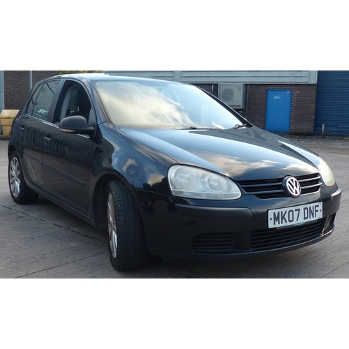 1B - Volkswagen Golf 1.6, petrol, manual, 126,000 miles, MOT until 03/2023, two keys, three former keeper... 