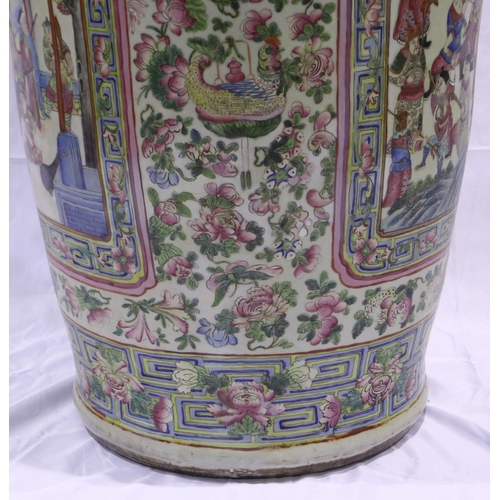 3300 - A rare and important monumental pair of Daoguang period Chinese famille rose Water Margin floor vase... 