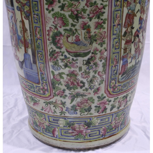 3300 - A rare and important monumental pair of Daoguang period Chinese famille rose Water Margin floor vase... 