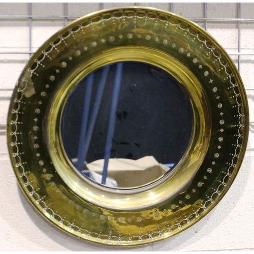 2062 - An early 20th century circular brass framed mirror, overall D: 51 cm. Not available for in-house P&P