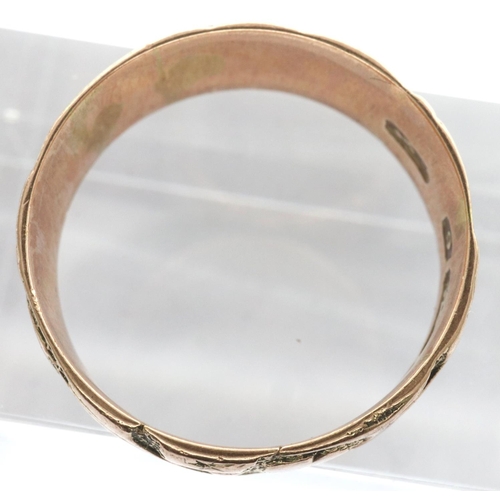 28 - Victorian 9ct rose gold band with floral engraving, size O/P, 3.4g. P&P Group 1 (£14+VAT for the fir... 