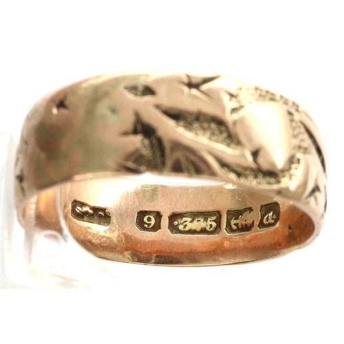 28 - Victorian 9ct rose gold band with floral engraving, size O/P, 3.4g. P&P Group 1 (£14+VAT for the fir... 