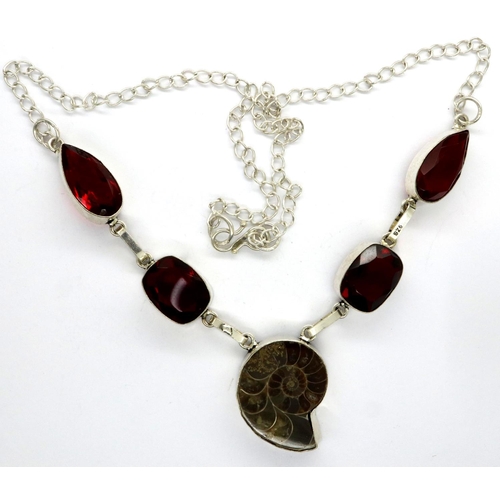 40 - Boxed 925 silver ammonite section necklace, chain L: 30 cm. P&P Group 1 (£14+VAT for the first lot a... 