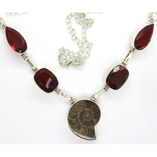 40 - Boxed 925 silver ammonite section necklace, chain L: 30 cm. P&P Group 1 (£14+VAT for the first lot a... 