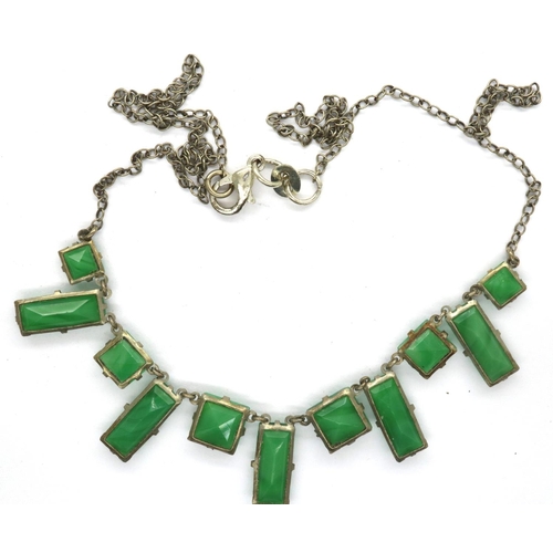 42 - Boxed 925 silver emerald pendant necklace, chain L: 31 cm. P&P Group 1 (£14+VAT for the first lot an... 