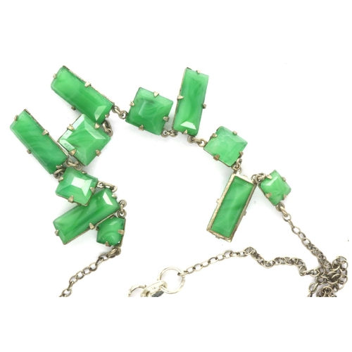 42 - Boxed 925 silver emerald pendant necklace, chain L: 31 cm. P&P Group 1 (£14+VAT for the first lot an... 