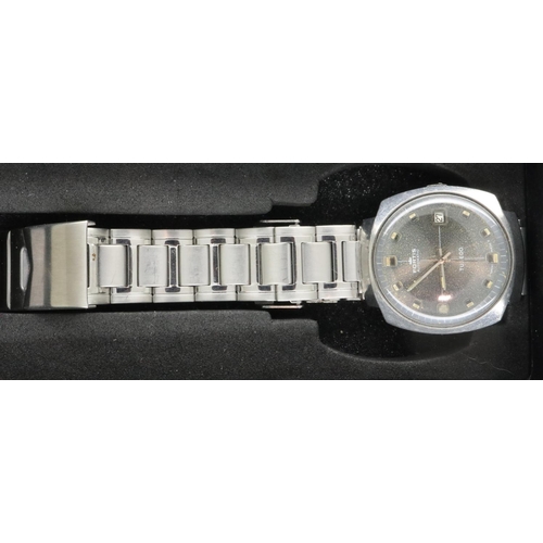 62 - Fortis: automatic Tuxedo wristwatch on stainless steel bracelet, working at lotting up. P&P Group 1 ... 