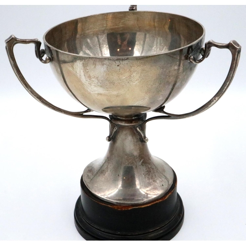 72 - The Wirral Hunt Farmers Race 1914 hallmarked silver trophy, presented by the Misses Richards, won by... 