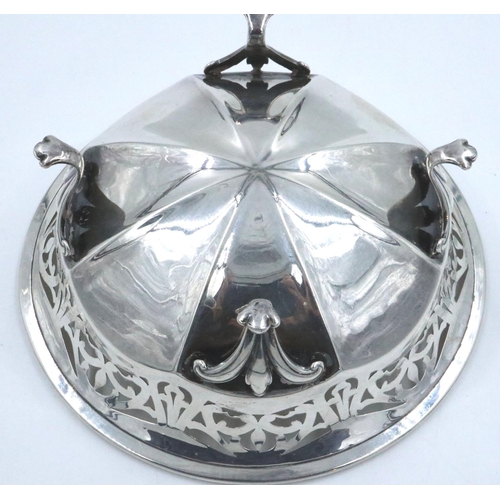 73 - Hallmarked silver pierced bowl on four supports, Birmingham assay 1919, maker JC ltd, D: 14 cm, 50g.... 