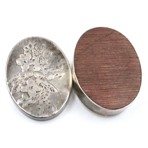 79 - Hallmarked silver lidded pill box with hardwood base, Edinburgh assay 1886, L: 47 mm. P&P Group 1 (£... 