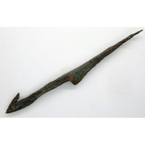 99 - Iron Age harpoon/fishing hook, L: 10 cm. P&P Group 0 (£5+VAT for the first lot and £1+VAT for subseq... 