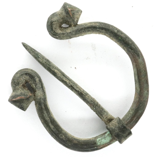 102 - Viking iron penannular brooch, D: 26 mm. P&P Group 0 (£5+VAT for the first lot and £1+VAT for subseq... 