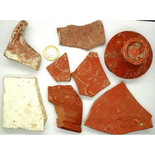 134 - Lot of Samian ware ancient pottery, largest L: 80 mm. P&P Group 0 (£5+VAT for the first lot and £1+V... 