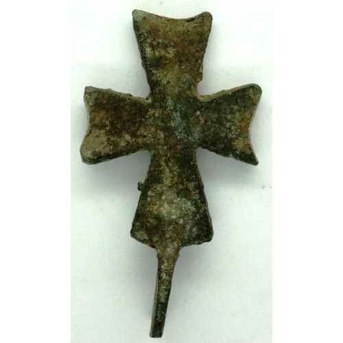 137B - Early Crusades iron Byzantine syle crucifix with bronze aplique, L: 35 mm. P&P Group 0 (£5+VAT for t... 