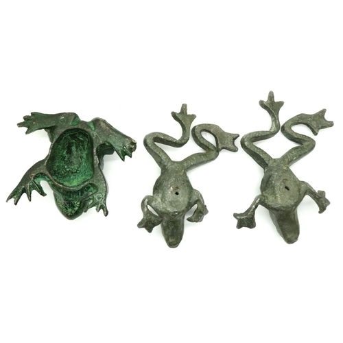 140 - One bronze and two lead frogs, longest L: 90 mm. P&P Group 1 (£14+VAT for the first lot and £1+VAT f... 