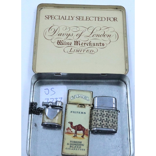 154 - Selection of smoking accessories including a Camel lighter (3). P&P Group 1 (£14+VAT for the first l... 