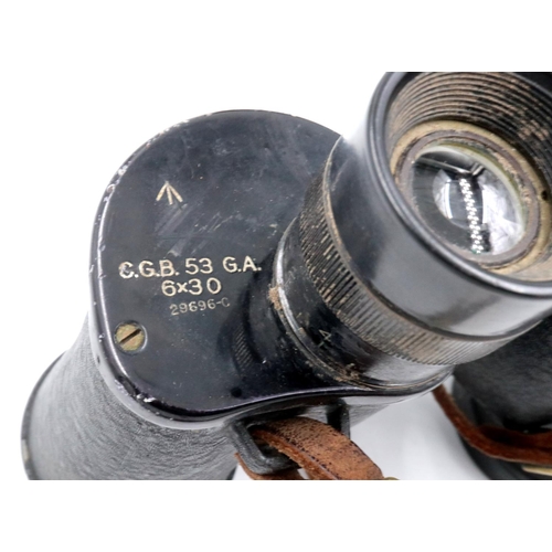 173 - Pair of WWII Canadian field binoculars dated 1944 with case. P&P Group 2 (£18+VAT for the first lot ... 