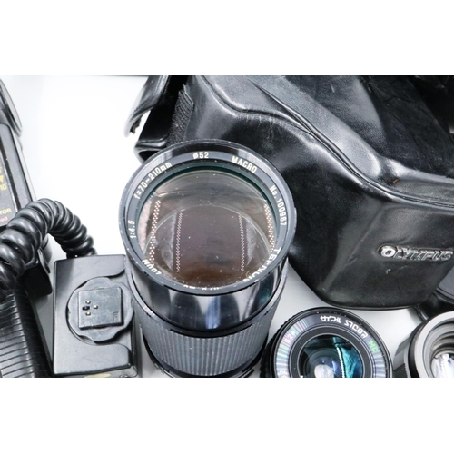 183 - Mixed lenses, flashes and accessories. P&P Group 2 (£18+VAT for the first lot and £3+VAT for subsequ... 