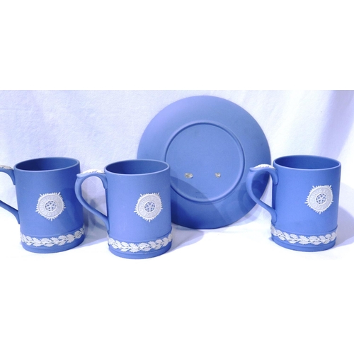 236 - Three Wedgwood Jasperware 1971 Piccadilly Circus Christmas coffee mugs and plates, plate D: 21 cm, n... 