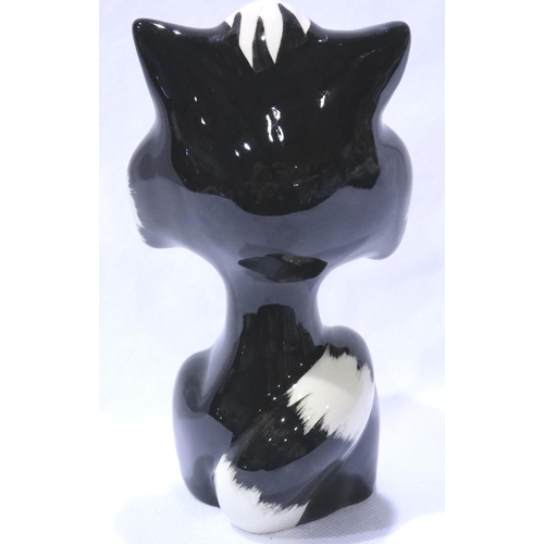 242 - Lorna Bailey cat Doza, H: 13 cm, no cracks or chips. P&P Group 1 (£14+VAT for the first lot and £1+V... 