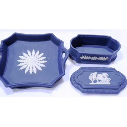 246 - Wedgwood Jasperware Portland blue square tray, D: 12 cm and trinket box, L: 90 mm, no chips or crack... 