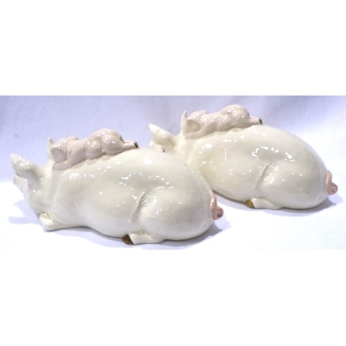 251 - Pair of Beswick pig figurines, L: 17 cm, no chips or cracks. P&P Group 2 (£18+VAT for the first lot ... 