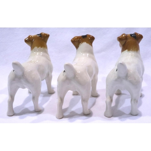 258 - Three Beswick small Jack Russell terriers, all H: 10 cm, no cracks or chips. P&P Group 1 (£14+VAT fo... 