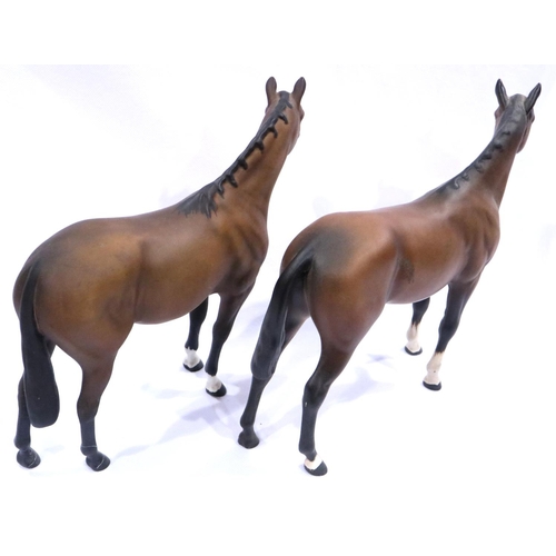 267 - Two matte Beswick horses L: 25 cm, both no chips or cracks. P&P Group 2 (£18+VAT for the first lot a... 